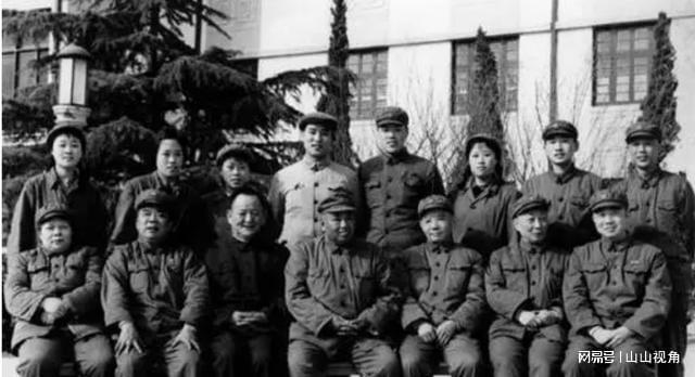 最高的是他1994年升为上将OG真人上将的众多秘书中成就(图10)