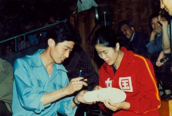 鞋如今却很少有人问津谁在盲目跟风OG真人曾被捧上天的4种国产运动(图7)