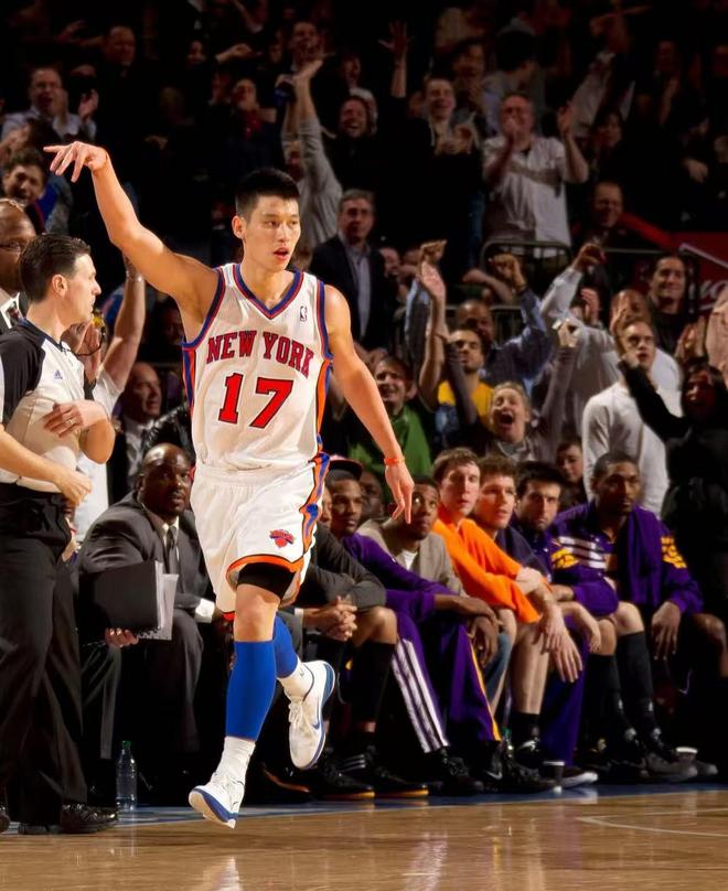 NBA一支超级成长股退役了OG真人再见“林来疯”！(图4)