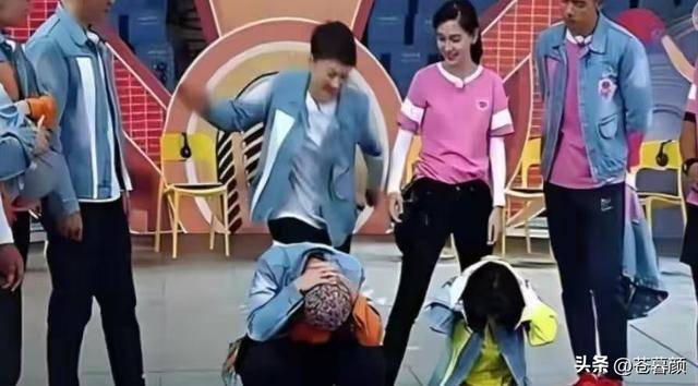 几位老艺术家诠释了人前一套背后一套OG真人游戏贪财又好色！德不配位的(图16)